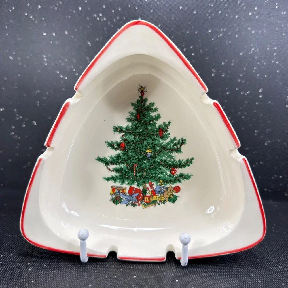 Vintage Christmas Tree Ceramic Triangular Ash tray Red Trim Holiday Decor 7in